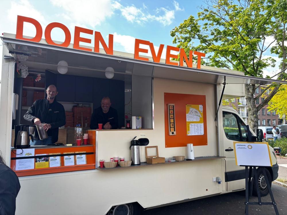 De Buurt in Bloeibus op het event in doornakkers